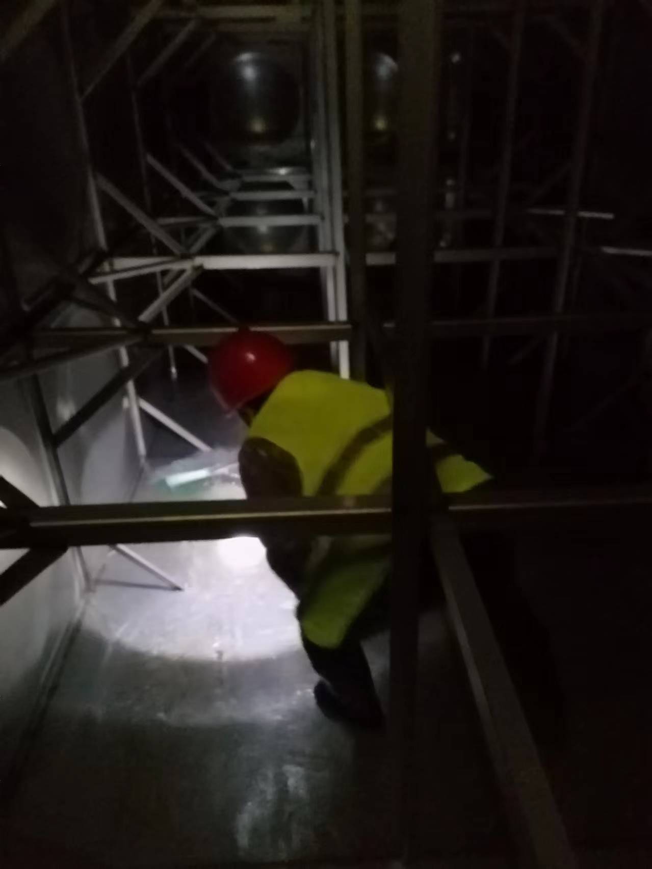 临平（乔司、东湖、南苑、星桥、运河、崇贤、塘栖）清洗水箱公司(图1)