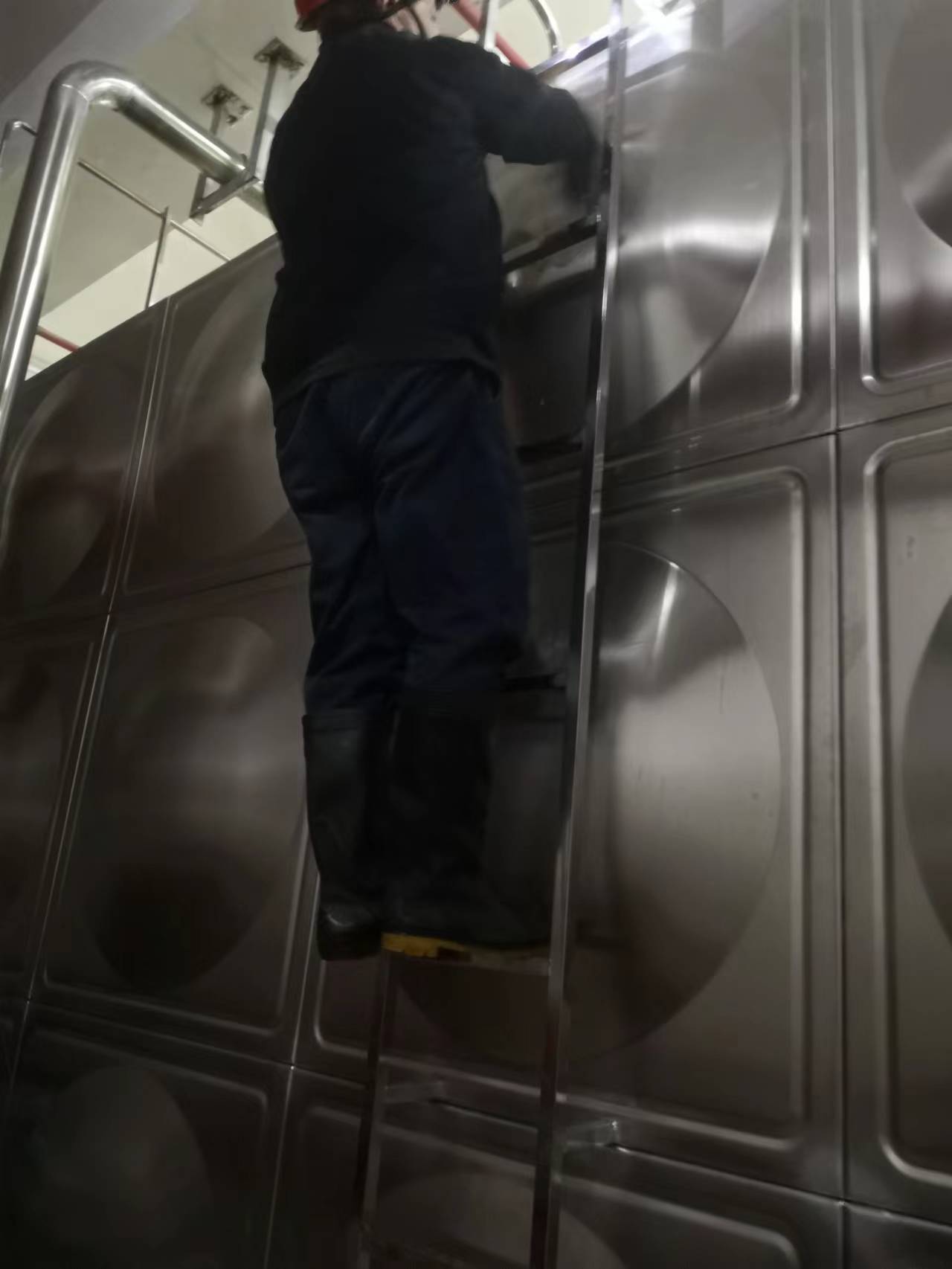 杭州钱塘区水箱清洗公司 