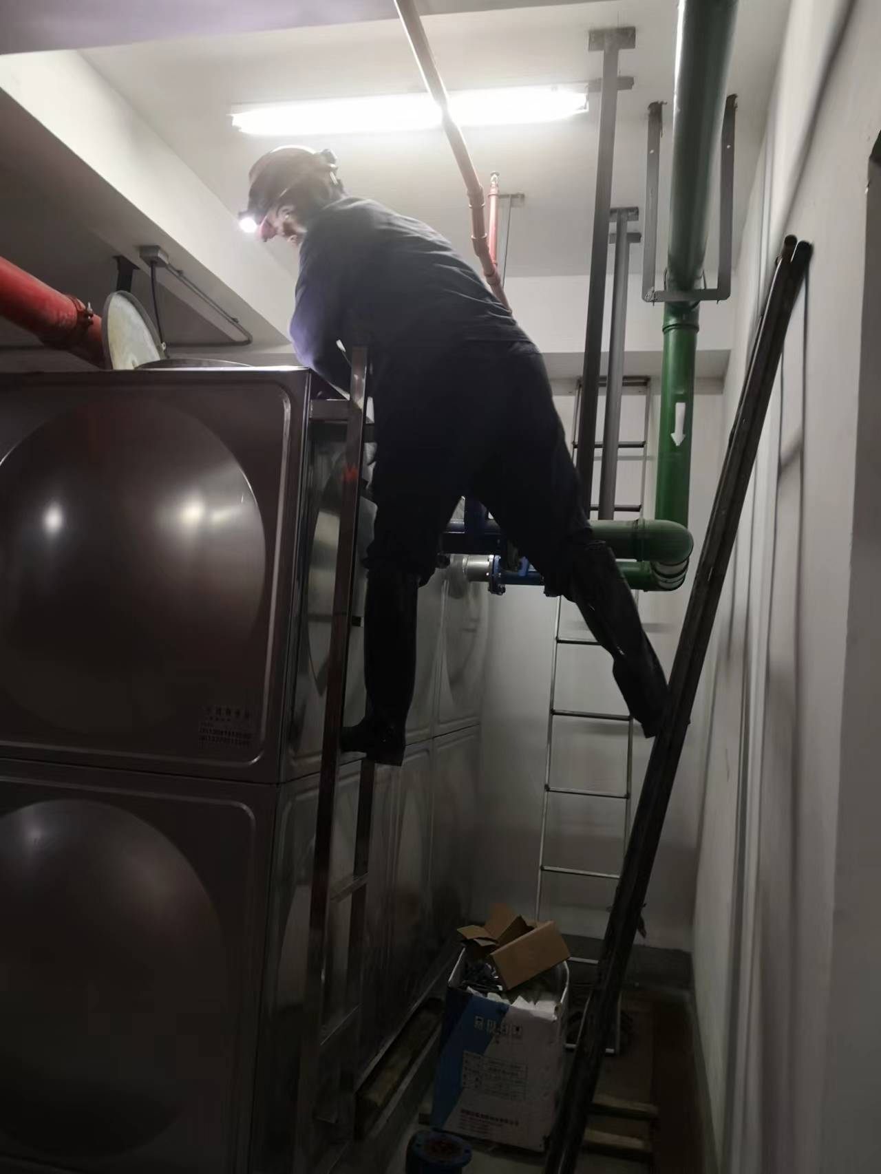 浙江杭州余杭五常社区学校水箱清洗(图2)