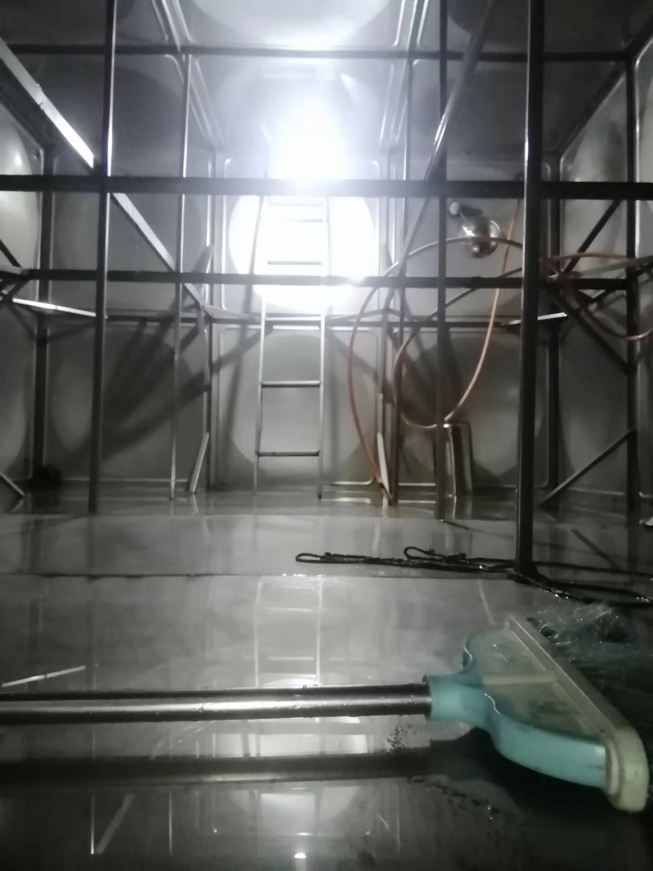 杭州余杭街道先宅社区水箱清洗