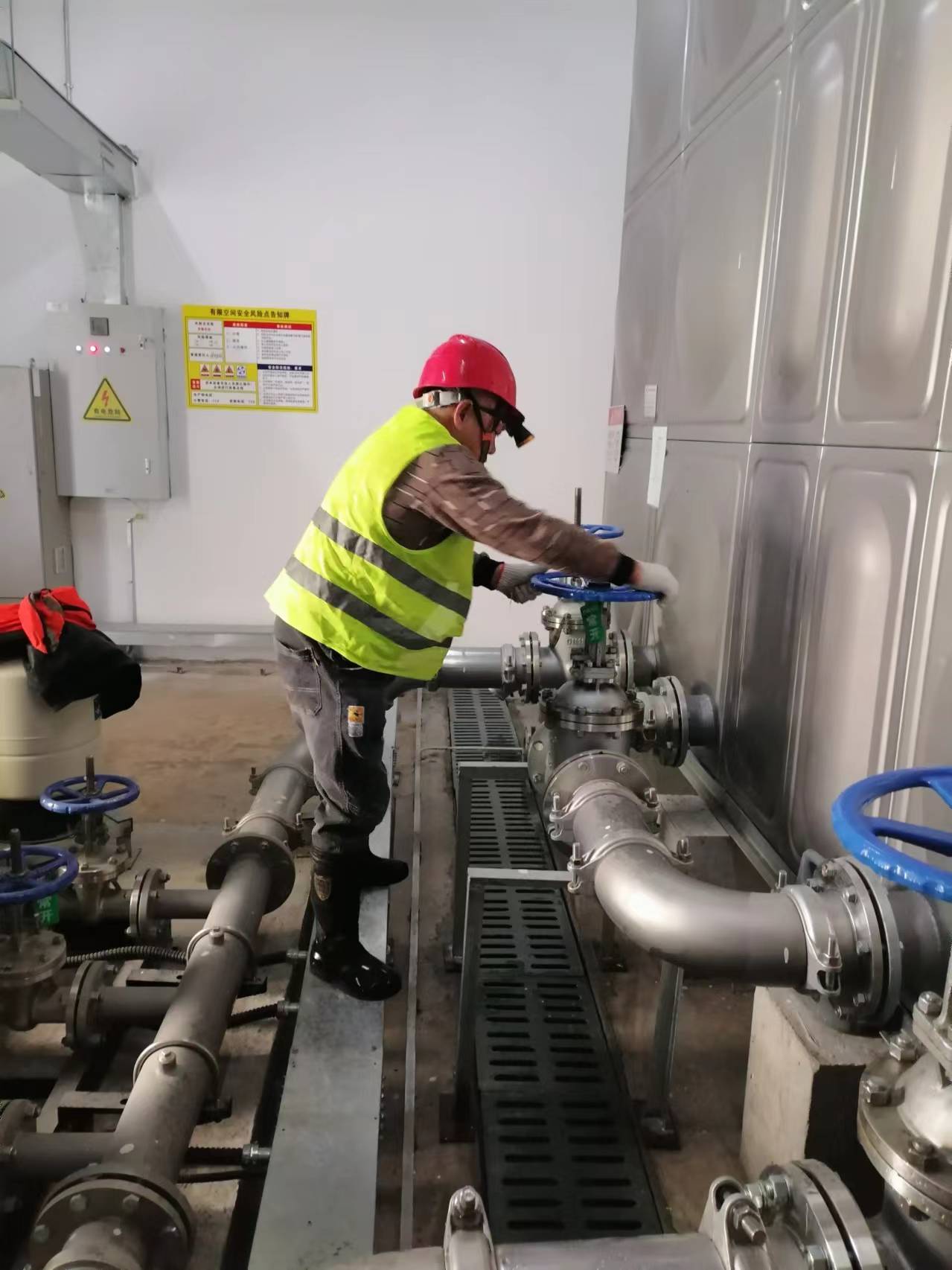 太湖源清洗水箱公司(图1)