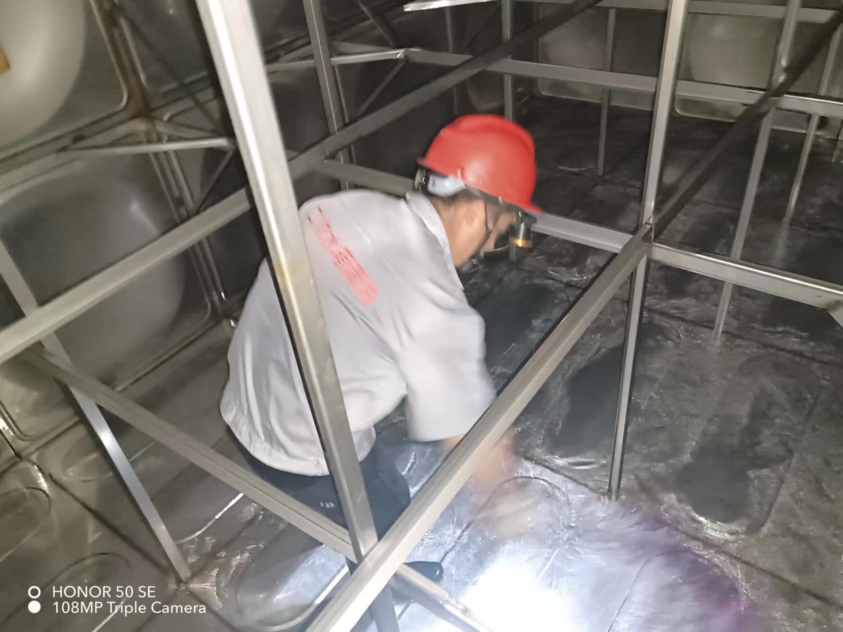 义乌城北路小区水箱清洗(图3)