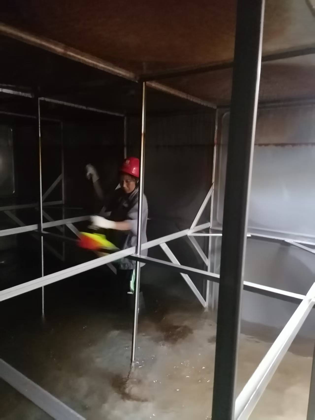 台州清洗水箱公司 台州水箱清洗公司 不锈钢水箱清洗 工厂水箱清洗(图2)